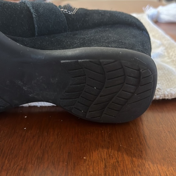 Black Suede Wedge Boot🖤 by Me Too Size 8 1/2 Tie straps Zip Closure - Picture 4 of 8